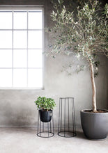 Load image into Gallery viewer, Wire Pot, Black
